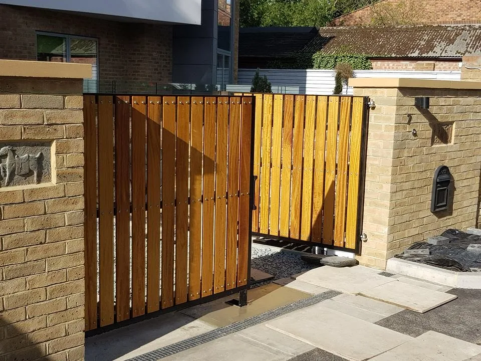 Bespoke garden gate, photo 3 of 3