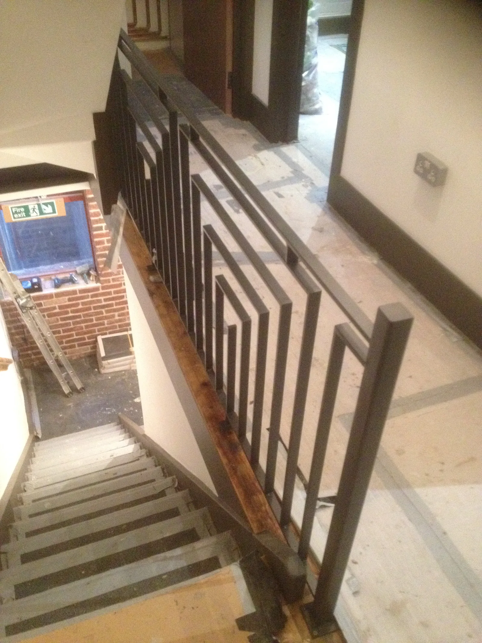 Art deco balustrade, photo 4 of 8