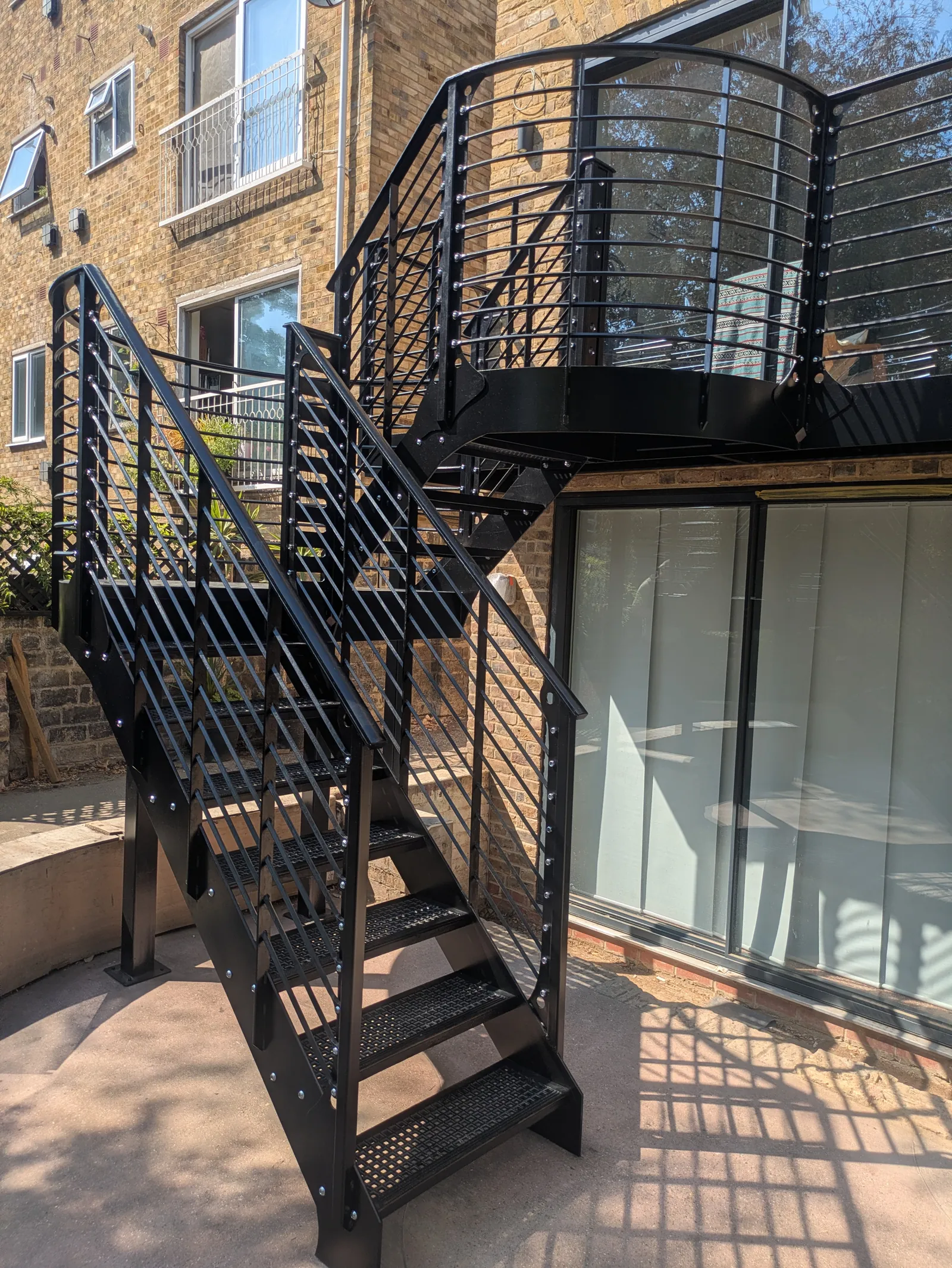Staircase, photo 2 of 4